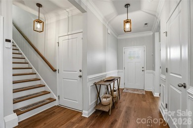 3 Bedrooms with a flex room/4th bedroom and a secondary living - photo 5