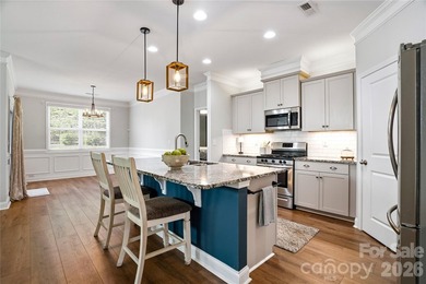 3 Bedrooms with a flex room/4th bedroom and a secondary living - photo 7