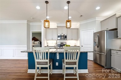 3 Bedrooms with a flex room/4th bedroom and a secondary living - photo 9