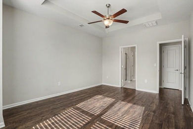 Welcome to this meticulously maintained 3-bedroom, 2-bathroom - photo 13