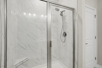 Welcome to this meticulously maintained 3-bedroom, 2-bathroom - photo 15