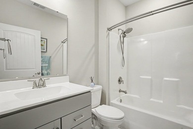 Welcome to this meticulously maintained 3-bedroom, 2-bathroom - photo 21