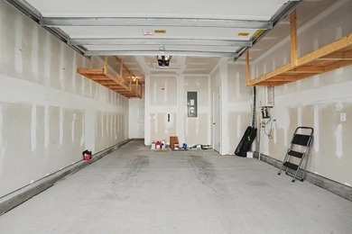 Welcome to this meticulously maintained 3-bedroom, 2-bathroom - photo 23