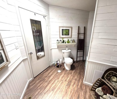 Discover this beautiful 3 bedroom, 2.5 bathroom LAKEFRONT home - photo 34