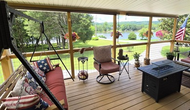 Discover this beautiful 3 bedroom, 2.5 bathroom LAKEFRONT home - photo 40