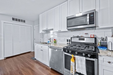 Beautiful East Rogers Park Brick 6 Unit investment opportunity - photo 3