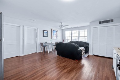 Beautiful East Rogers Park Brick 6 Unit investment opportunity - photo 5