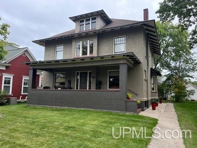 Lake Michigan - Delta County Home For Sale in Escanaba Michigan