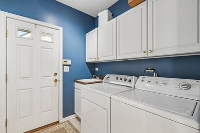 Welcome to this beautifully maintained 4-bedroom, 2.5-bath home - photo 8
