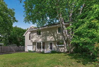 Welcome to 4929 West Lane, Minnetonka, Minnesota Nestled on a - photo 3