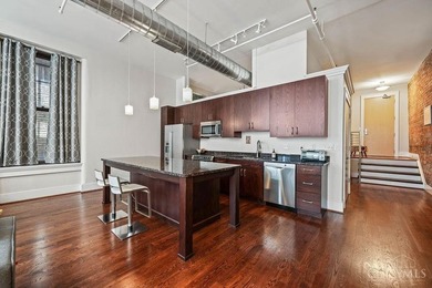 Spectacular and gorgeous 3 bdrm, 2 bath condo 1,602sqft, open - photo 4