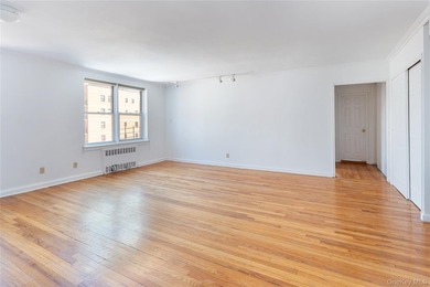 Welcome to Verona Estates 6H - a top-floor residence offering a - photo 2