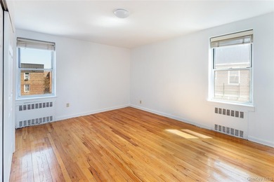 Welcome to Verona Estates 6H - a top-floor residence offering a - photo 6