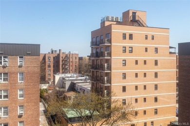 Welcome to Verona Estates 6H - a top-floor residence offering a - photo 8