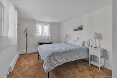 Welcome Home! Introducing this beautifully maintained, spacious - photo 15