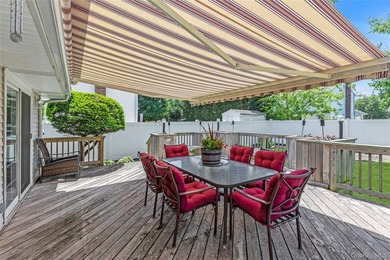 Welcome Home! Introducing this beautifully maintained, spacious - photo 19