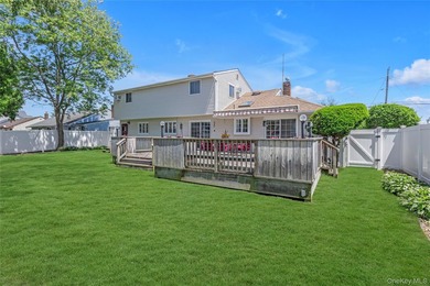 Welcome Home! Introducing this beautifully maintained, spacious - photo 20