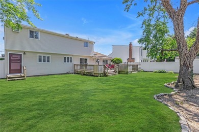 Welcome Home! Introducing this beautifully maintained, spacious - photo 21