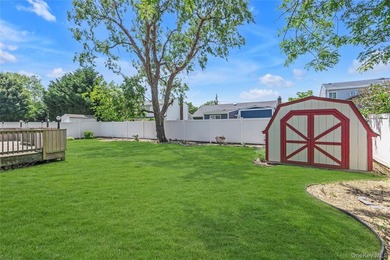 Welcome Home! Introducing this beautifully maintained, spacious - photo 22