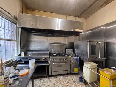 Great opportunity to own a deli/restaurant in a high-traffic - photo 7