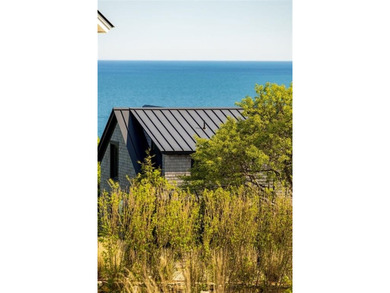 Welcome to a truly exceptional year round residence on Mohegan - photo 4