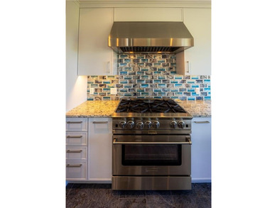 Welcome to a truly exceptional year round residence on Mohegan - photo 9