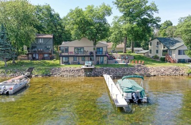 Welcome to *The SS Iverson* a totally renovated waterfront home - photo 2