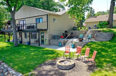 Welcome to *The SS Iverson* a totally renovated waterfront home - photo 5