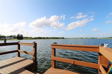Welcome to your ideal 55+ LAKEFRONT retreat in beautiful Lake - photo 12