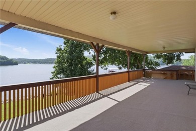 Experience the ultimate Lake of the Ozarks lifestyle at this - photo 23