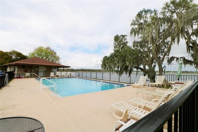 Welcome to your ideal 55+ LAKEFRONT retreat in beautiful Lake - photo 24