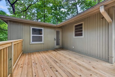 Fully Remodeled, New HVAC and Move-In Ready with a Private - photo 25