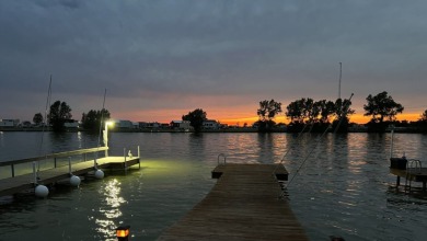 Waterfront RV Lot w/private dock & Awning! - photo 4