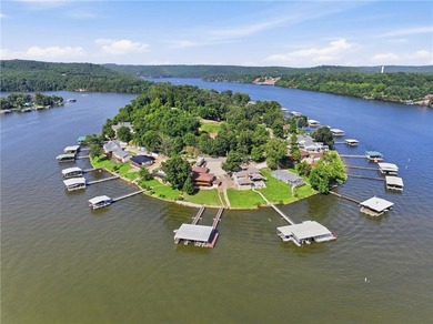 Experience the ultimate Lake of the Ozarks lifestyle at this - photo 45