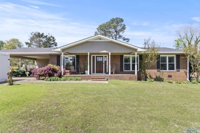 Lake Home For Sale in Guntersville, Alabama