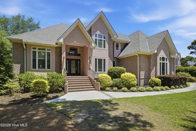 Perfectly positioned in St. James Plantation's highly desirable - photo 1
