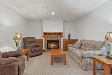 Move-in ready 3-bed, 3-bath ranch on a private, heavily wooded 1 - photo 27