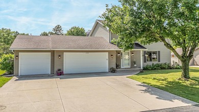 Come check out this beautiful 2-story home in the desirable Town - photo 34