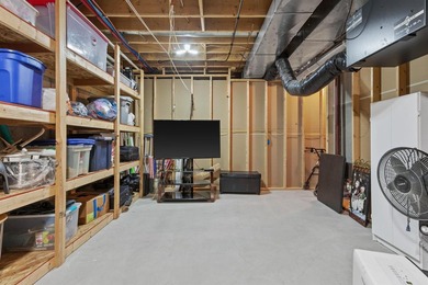 Move-in ready 3-bed, 3-bath ranch on a private, heavily wooded 1 - photo 34