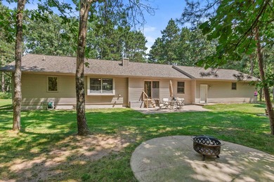 Move-in ready 3-bed, 3-bath ranch on a private, heavily wooded 1 - photo 40