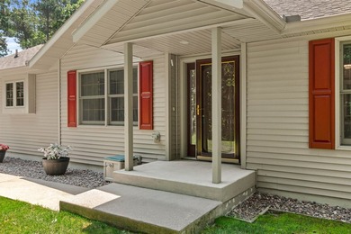 Move-in ready 3-bed, 3-bath ranch on a private, heavily wooded 1 - photo 41