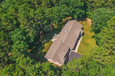 Move-in ready 3-bed, 3-bath ranch on a private, heavily wooded 1 - photo 45