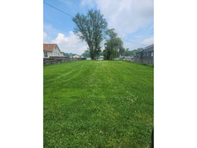Lake Lot For Sale in Mchenry, Illinois