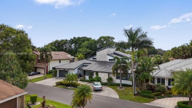 (private lake, pond, creek) Home For Sale in Plantation Florida