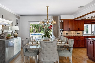 Tropical oasis in the heart of it all! This one-of-a-kind - photo 19