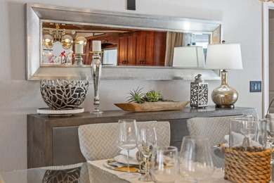 Tropical oasis in the heart of it all! This one-of-a-kind - photo 20