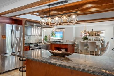 Tropical oasis in the heart of it all! This one-of-a-kind - photo 26