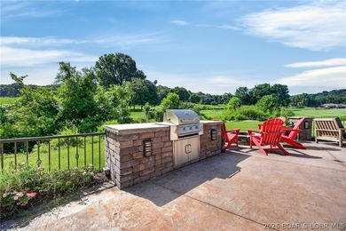 Stunning Cottage Overlooking the 16th Fairway! From peaceful - photo 28