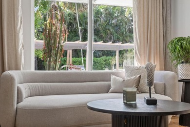 Tropical oasis in the heart of it all! This one-of-a-kind - photo 38