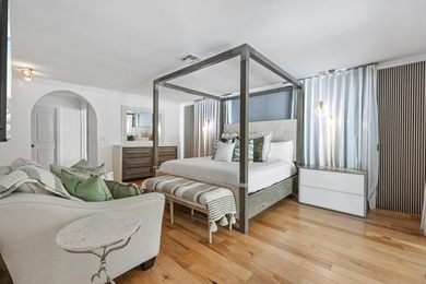 Tropical oasis in the heart of it all! This one-of-a-kind - photo 40